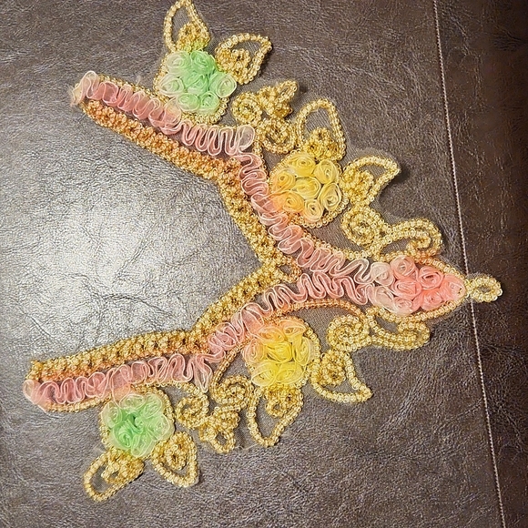 Lot of sew in collar appliques - Picture 7 of 8